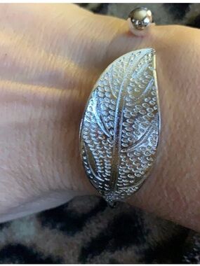 😍 NWOT Gorgeous Sterling Silver Leaf Cuff Bracelet .999 Pure!